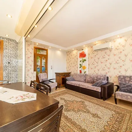 Lovely Flat With Sea View Near In Muratpasa *